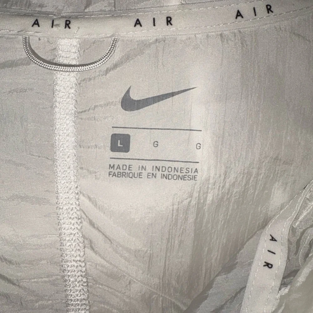 Nike Monochrome Zip-Up Jacket - Picture 6 of 8